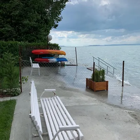 Part Apartman - A - Privat Vizparttal Holiday home