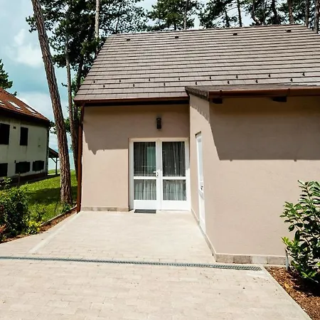Part Apartman - A - Privat Vizparttal Holiday home *