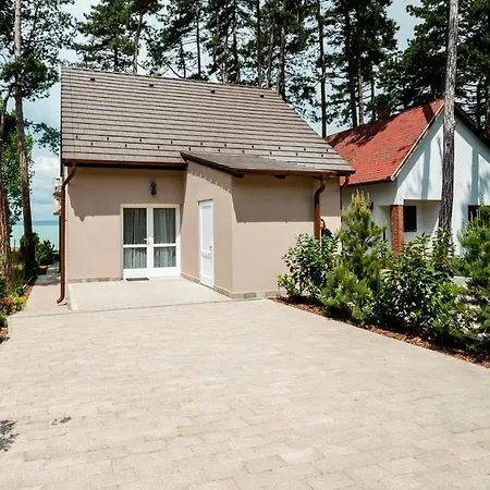 Part - A - Privat Vizparttal Casa de Férias Siófok